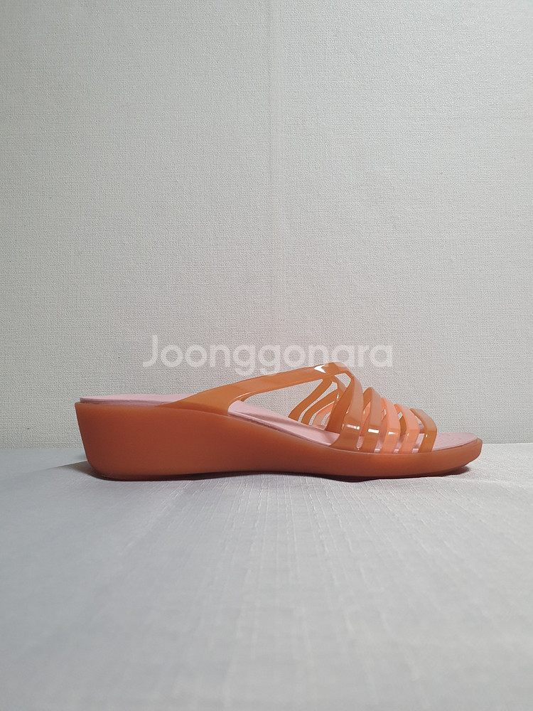 택포가 240mm 크록스 샌들 이자벨라 미니 웨지 코랄--3