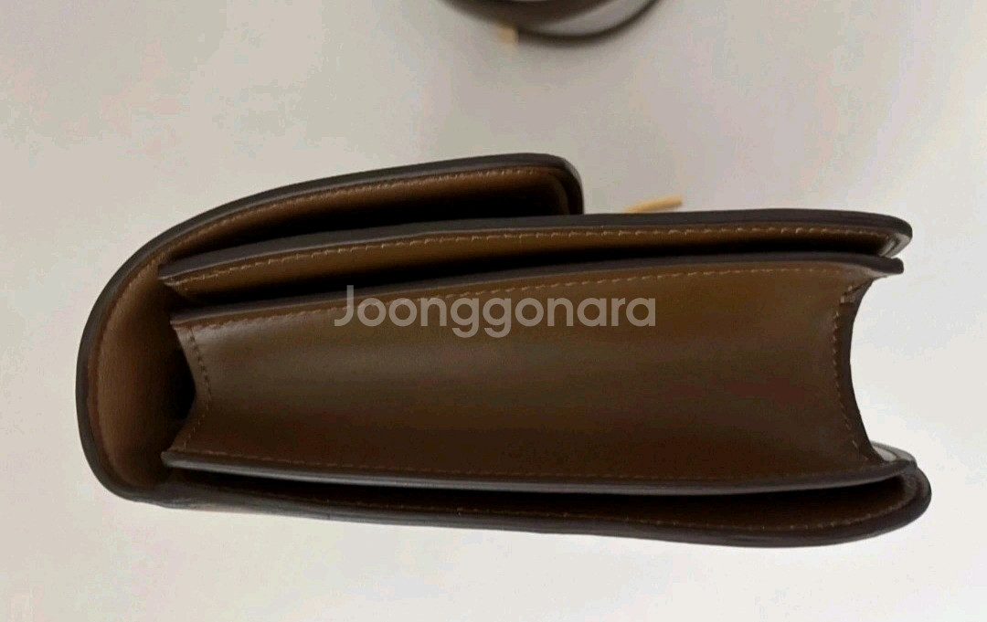 셀린느 클래식박스 카멜 미듐--5