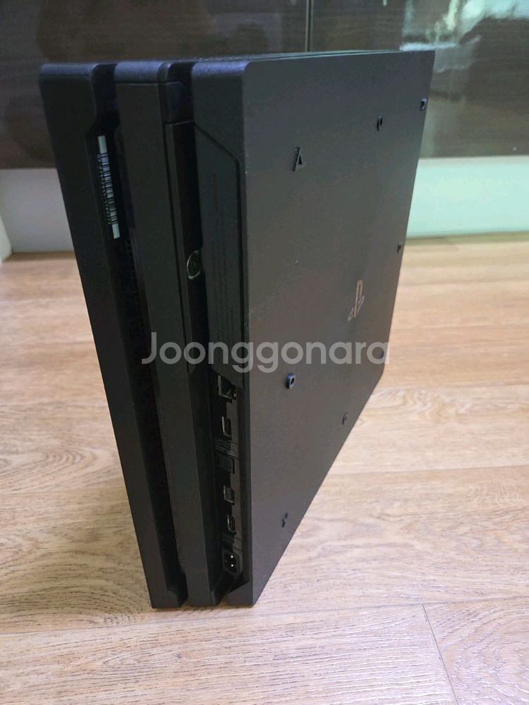 ps4 pro 1TB 및 필수 게임 8개 팝니다--2
