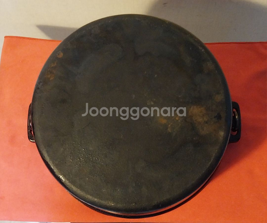 (중고)콜맨 무쇠냄비 팝니다.(9.5인치)--5