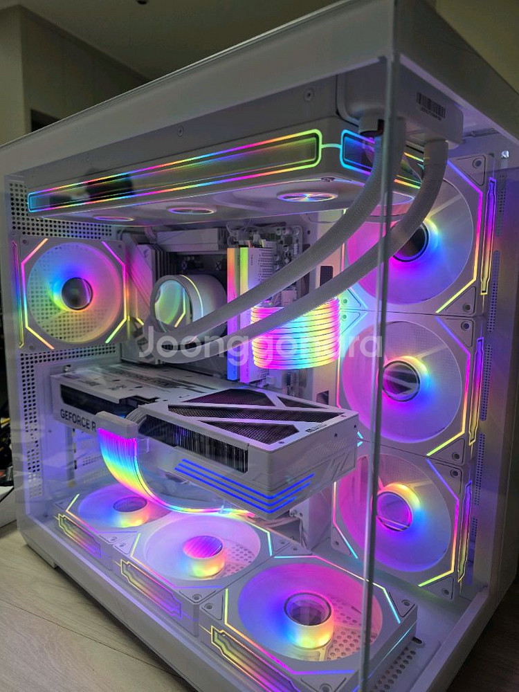 9800X3D 5080 화이트 신품PC--0