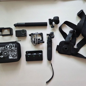 DJI 오즈모 액션4 액션캠 팝니다.
