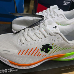 10.데상트 에너자이트 슈퍼 SN123RRN21 이미지