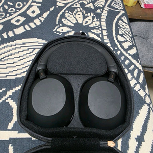 소니 WH-1000XM5 헤드폰