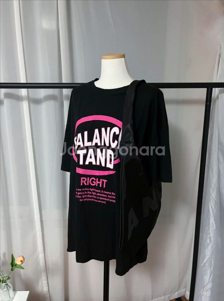 새상품) 블랙 레터링 박시 티셔츠(모든사이즈 가능)--4