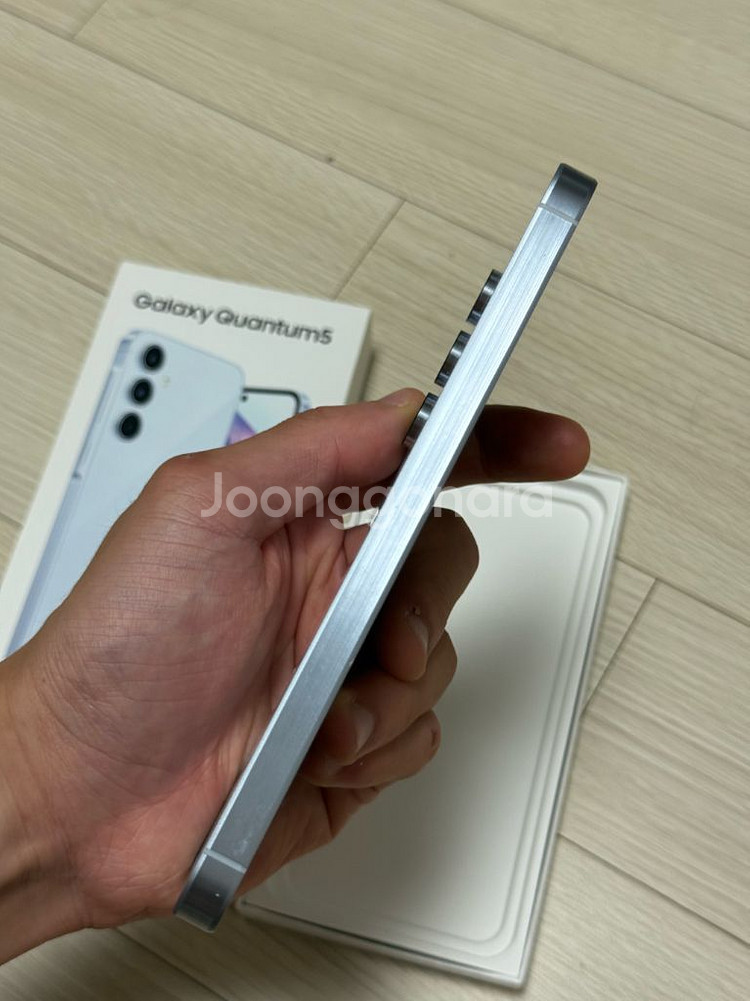 갤럭시 퀀텀5 128gb 아이스블루 정상해지--3