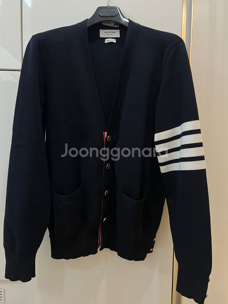25fw 톰브라운 밀라노스티치금장가디건 3사이즈--0