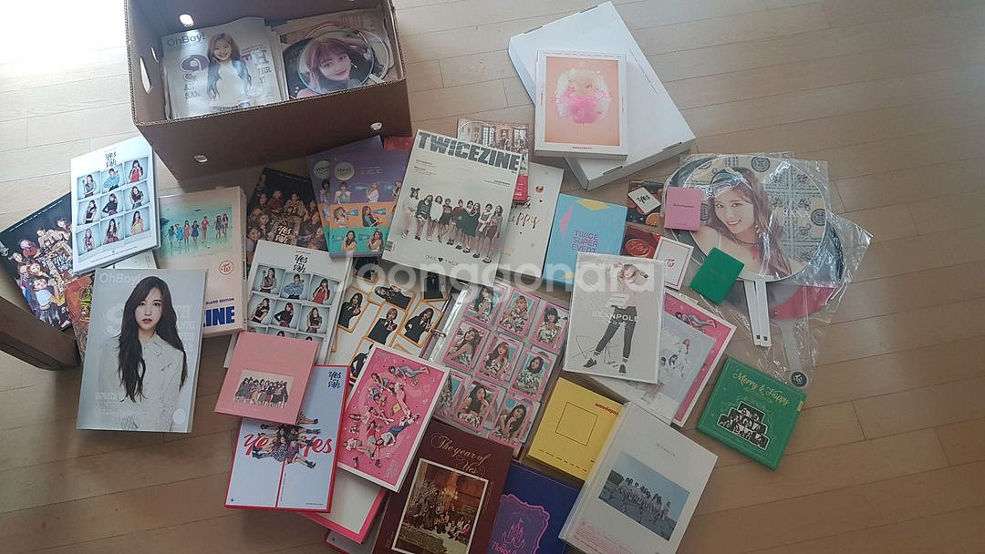 트와이스 굿즈 일괄판매합니다(가격 안내려요)--0
