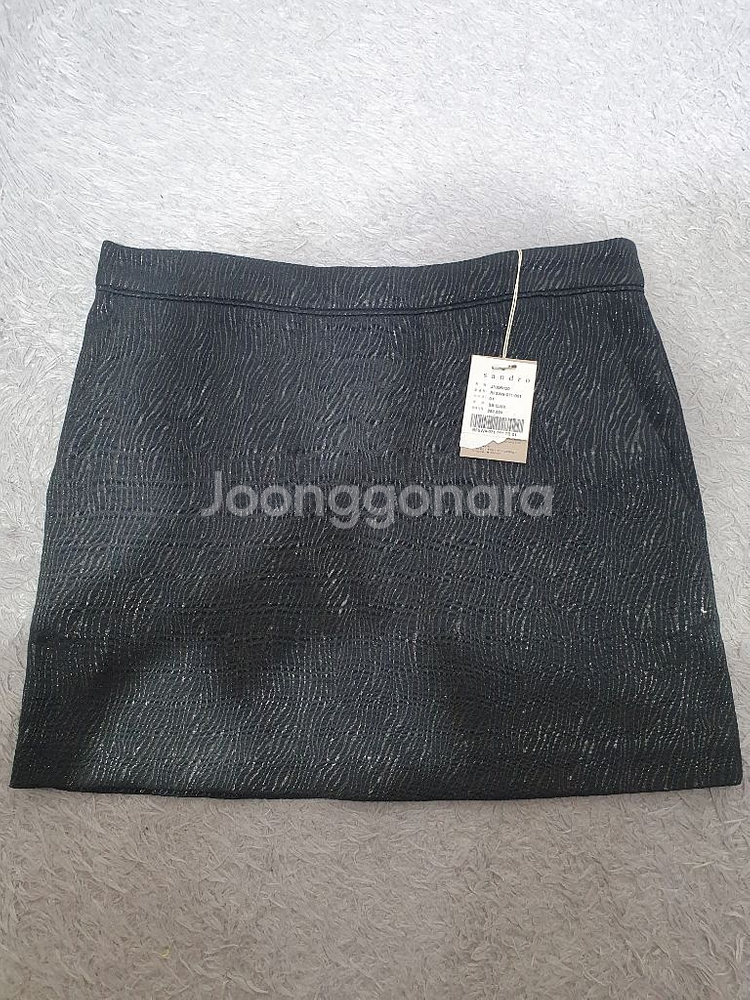 택부착 258,000 산드로 지브라 실버펄 스커트 55--0