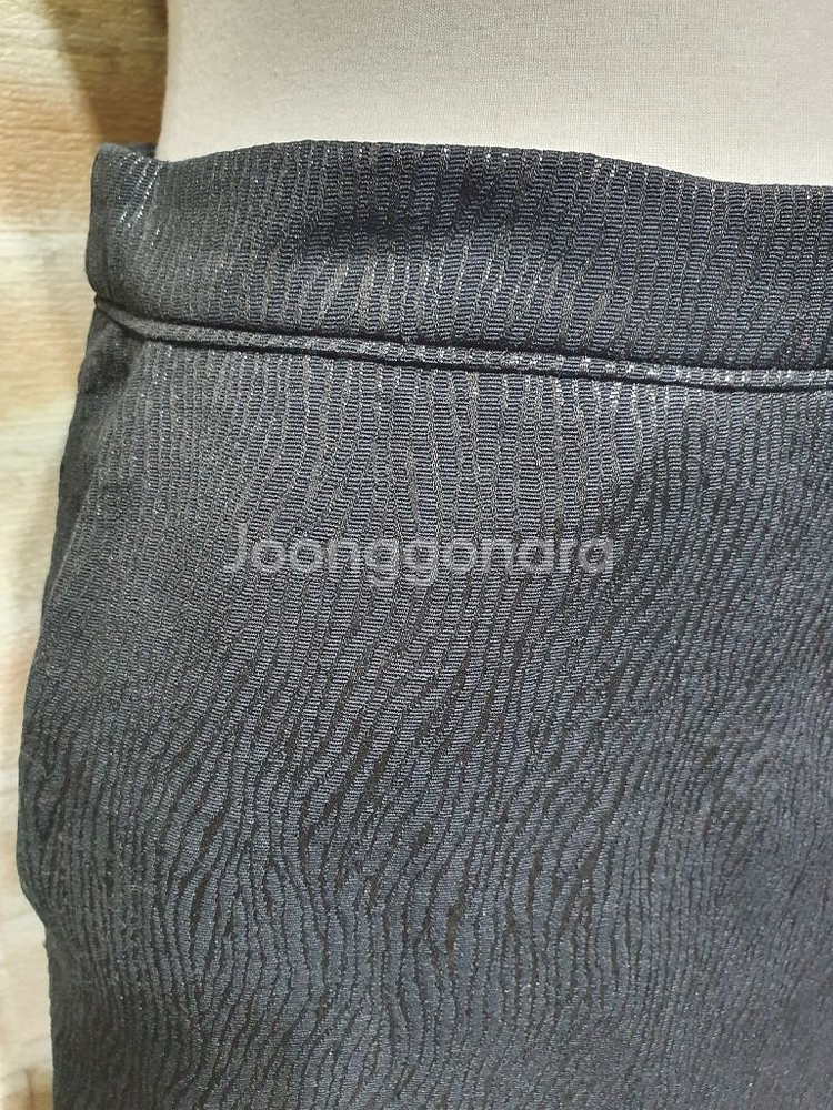 택부착 258,000 산드로 지브라 실버펄 스커트 55--5