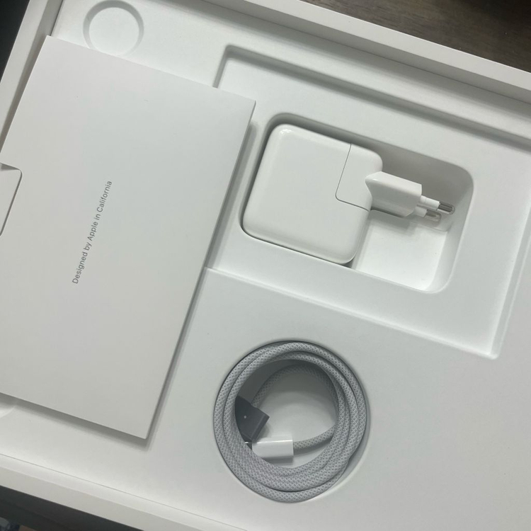 맥북에어 m3 13인치 8/256 스페이스그레이 이미지