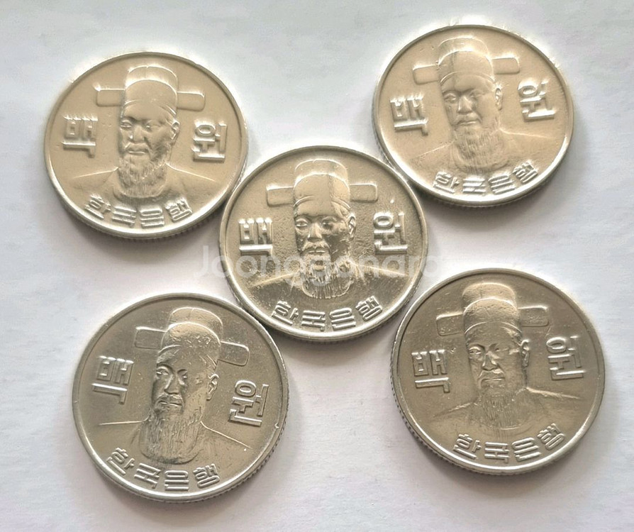 1977년100원동전5개를일괄판매--1