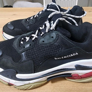 발렌시아가 트리플S 42사이즈