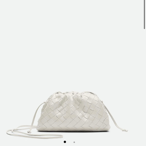 보테가베네타 인트레치아토 미니 파우치 초크