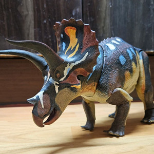 비오메 비스트오브더메소조익 트리케라톱스