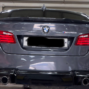 BMW F10 전기형 테일램프 세트 팝니다.