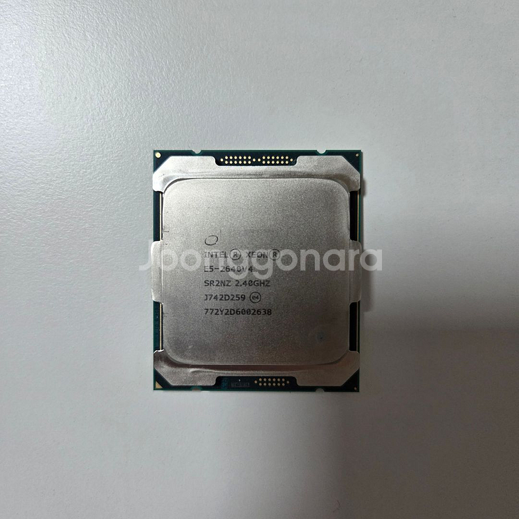 Intel Xeon E5-2640 v4--0