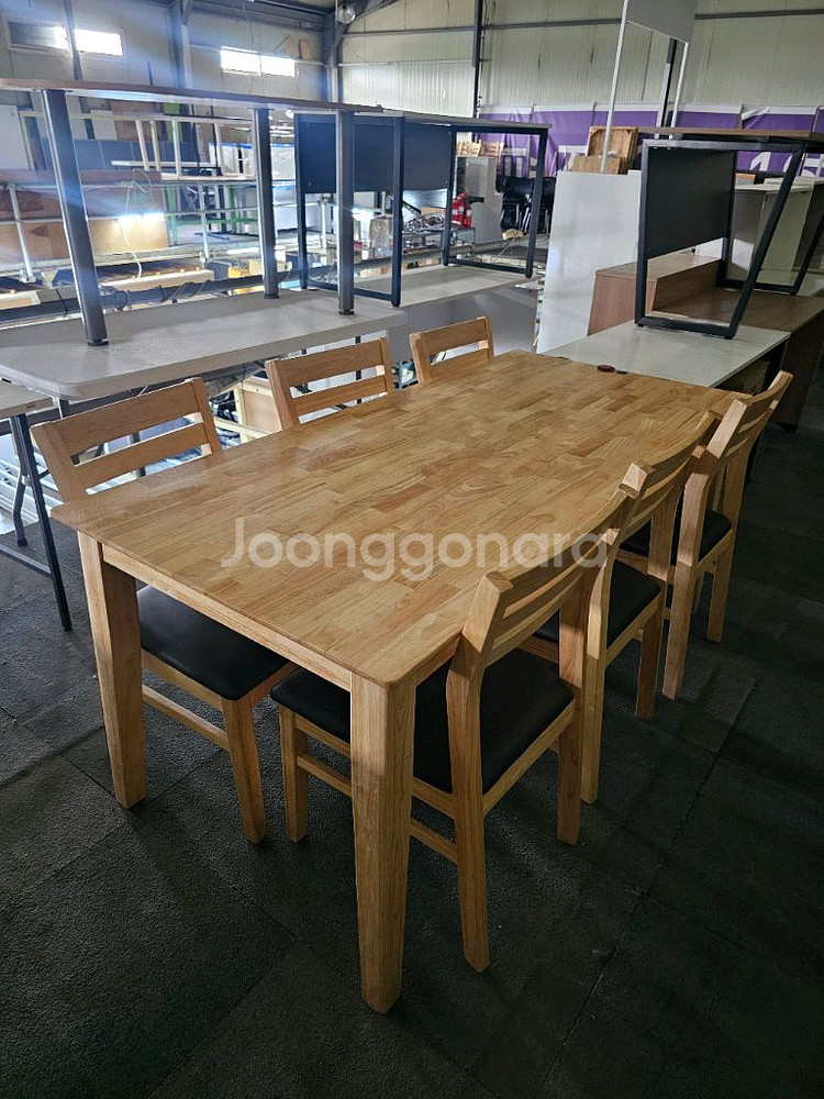 4인용 원목식탁 중고 의자4개포함가--1