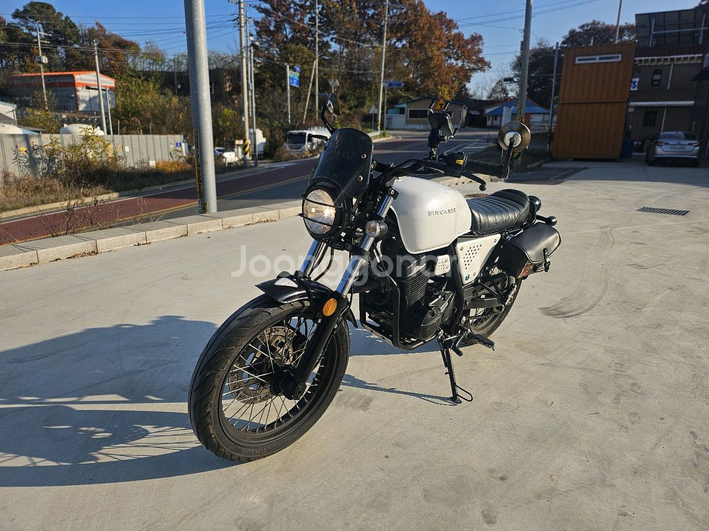 부캐너125 / 20년식 / 1만키로 / 125만원--2