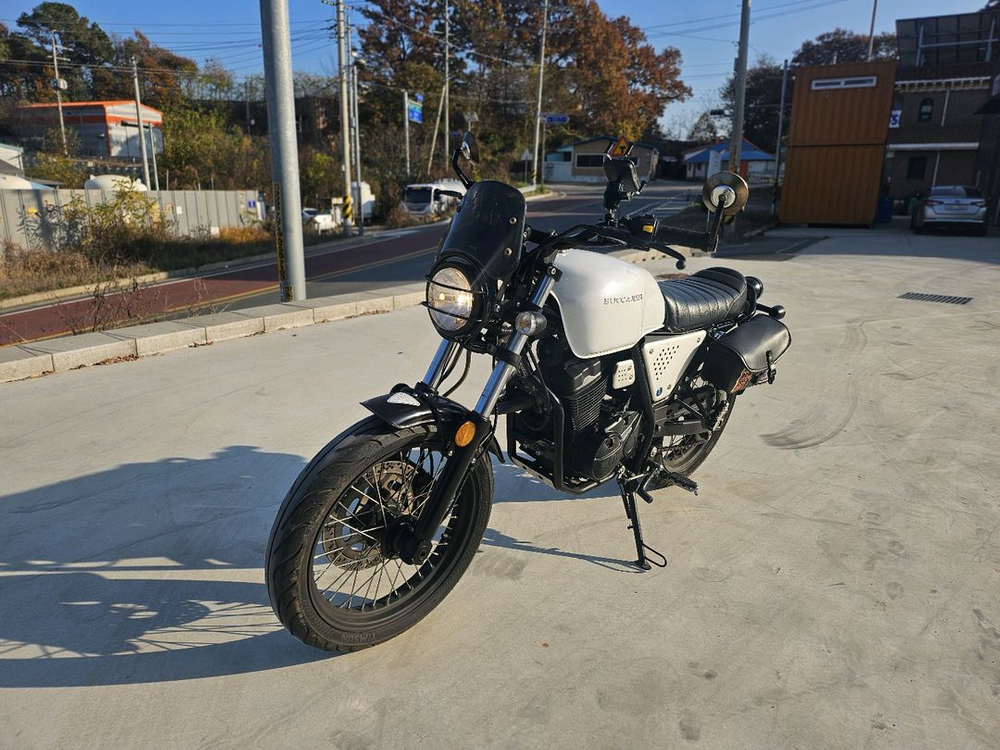 부캐너125 / 20년식 / 1만키로 / 125만원 이미지