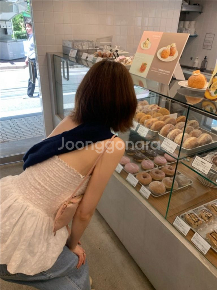 소버샵 아일렛 튜브탑 Eyelet Tube Top--2