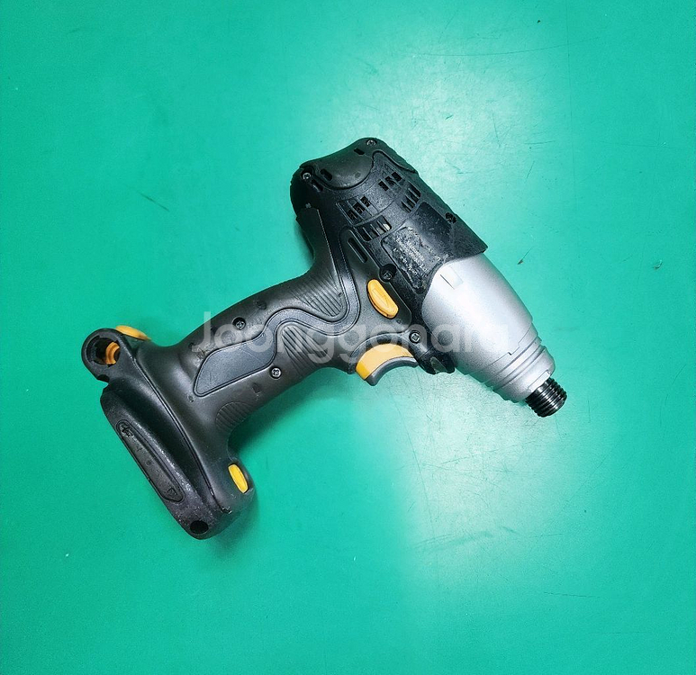 파나소닉 공구 오일펄스임팩트라이버 (본체) EY9200--0