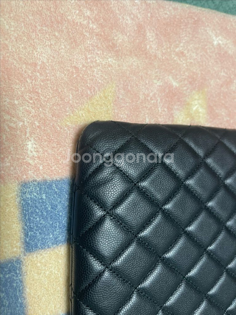 샤넬 보이클러치 뉴미듐 캐비어 블랙 금장--3
