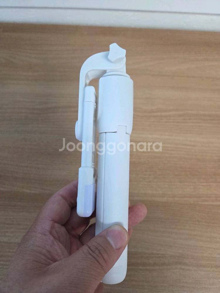 블루투스 셀카봉 삼각대 미사용 제품 판매합니다--8