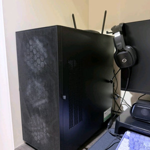 9800x3d, 5070ti 컵퓨터 본체