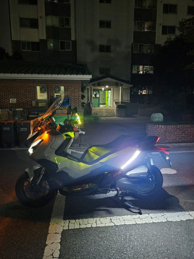 혼다 ADV350 이미지