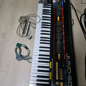 ROLAND JUNO 60 신디 판매합니다