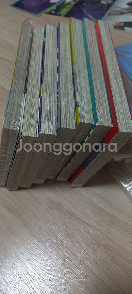 도쿄에일리언즈,괴수 8호만화책 판매합니다.--3