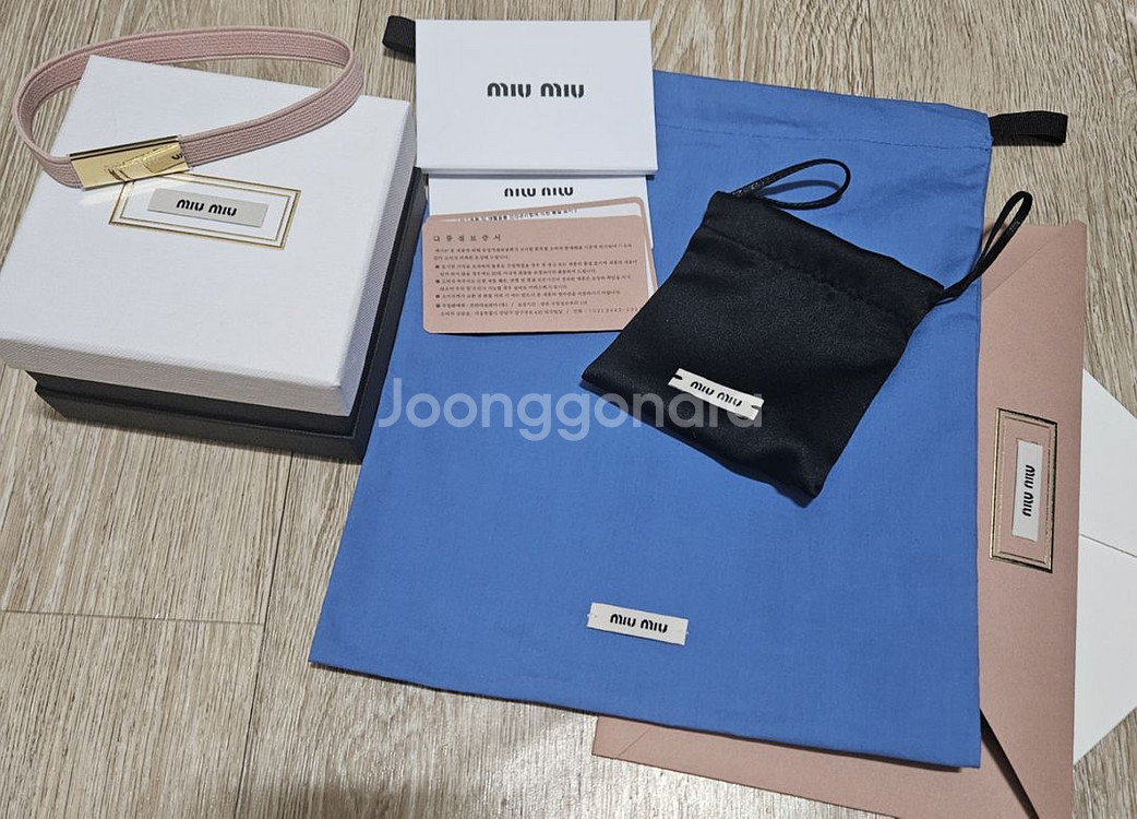 미우미우에나멜 메탈 귀걸이(정품 미사용)--1