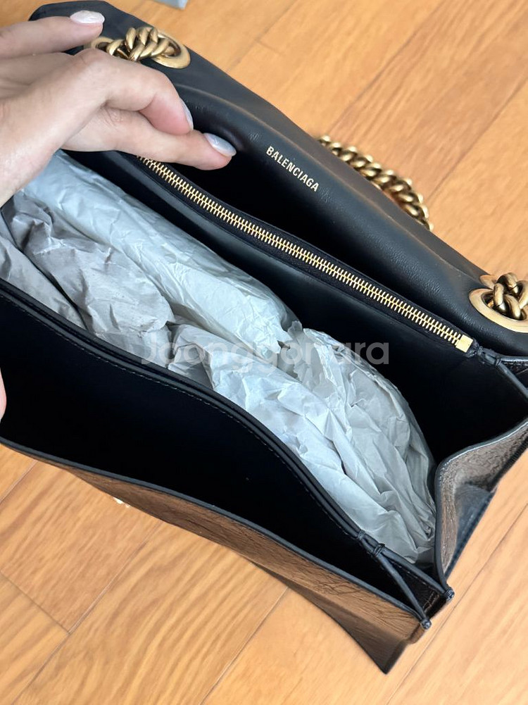 발렌시아가 크러쉬 체인백 블랙 (미디엄)--3