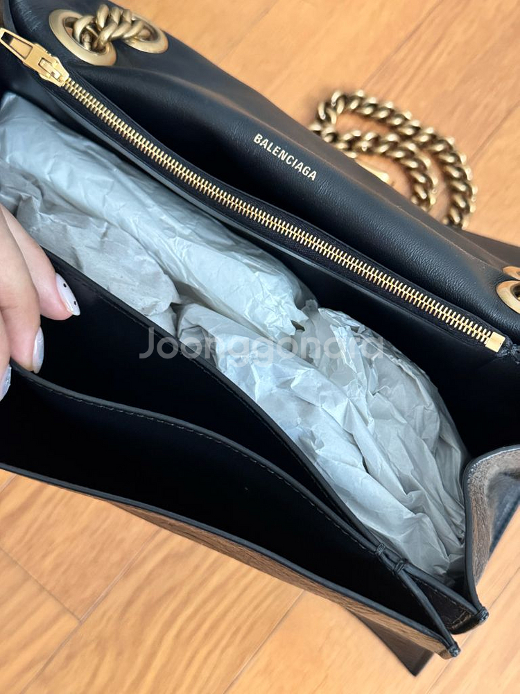 발렌시아가 크러쉬 체인백 블랙 (미디엄)--4