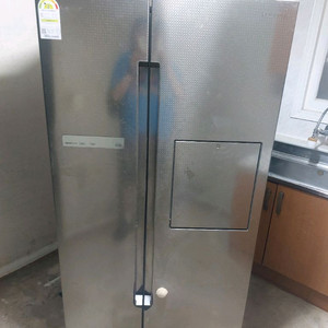 삼성지펠 양문형 냉장고 RS82J60007N
