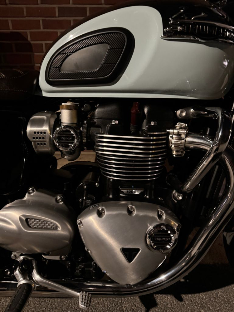 트라이엄프 본네빌 T120 크롬edition 한정판 이미지