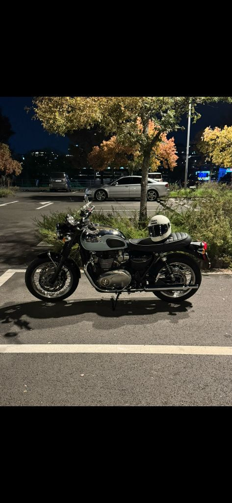 트라이엄프 본네빌 T120 크롬edition 한정판 이미지