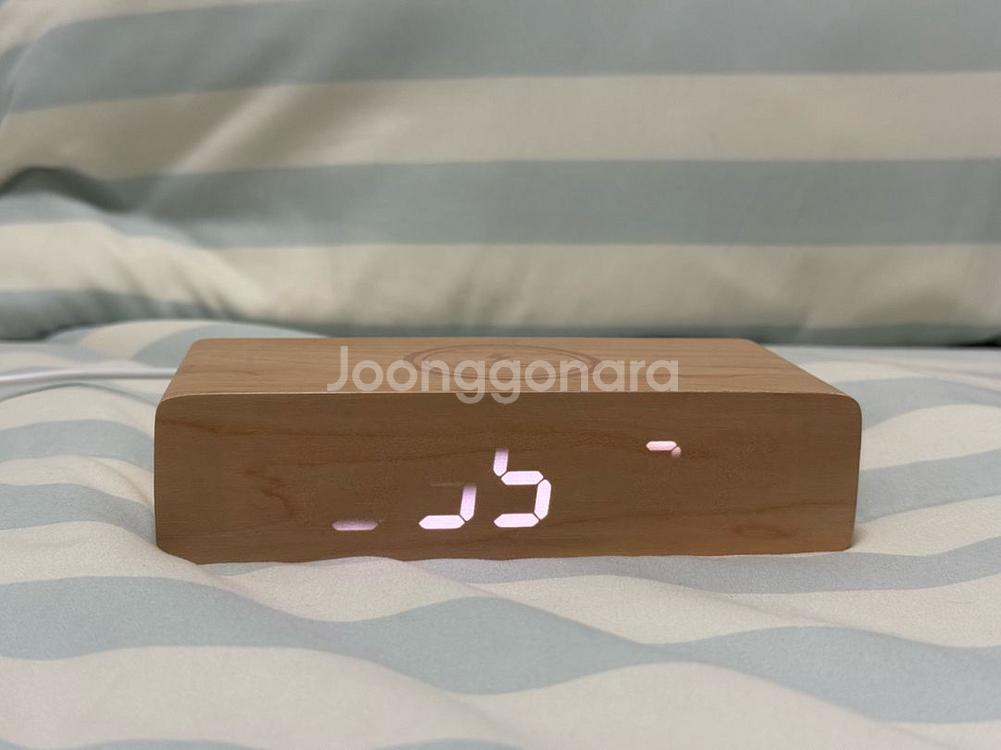 탁상용 전자시계(핸드폰 충전/온도표시/알람기능)--3