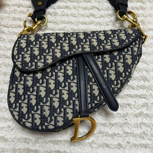 디올 새들백 미디움