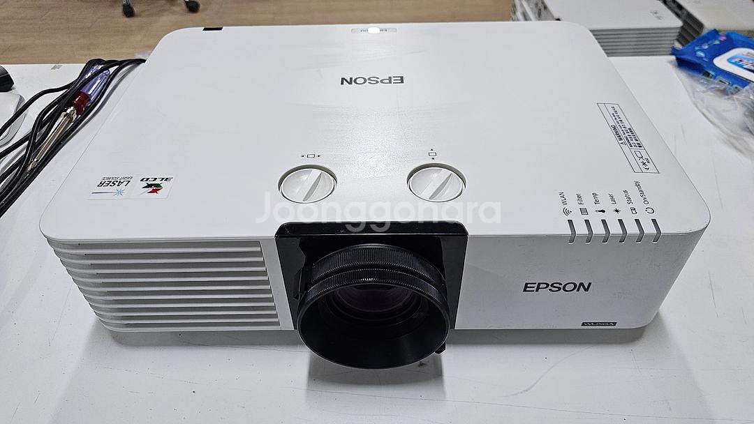 중고 빔프로젝터 EB-L610U 새제품급 광원교체--0
