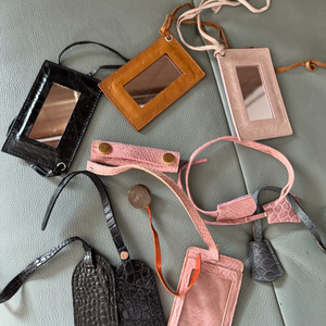 발렌시아가 미러 카드홀더 네임택