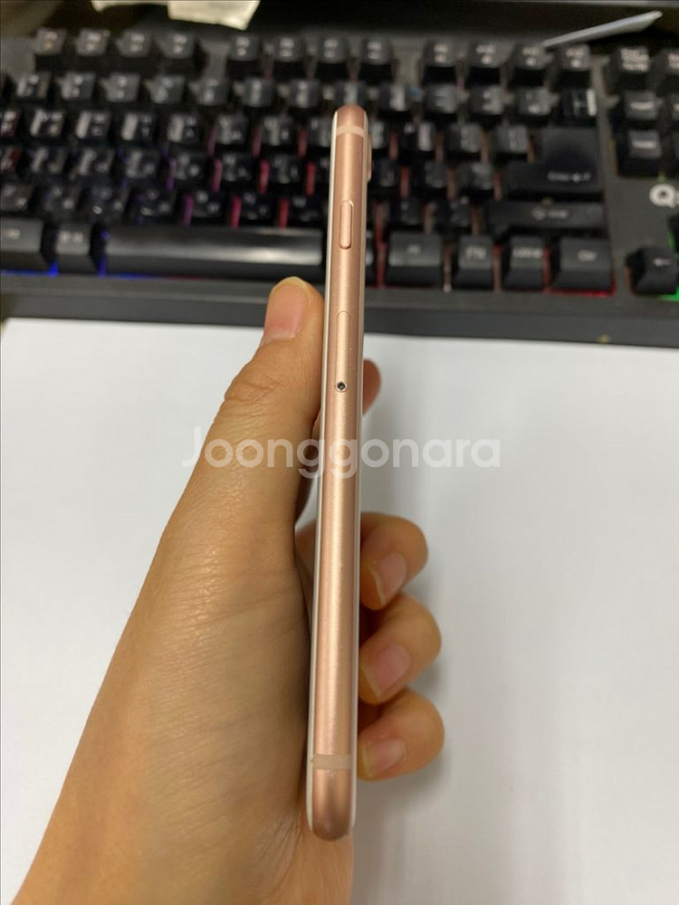 아이폰8 로즈골드 액정SS급 256G 배터리100%--6