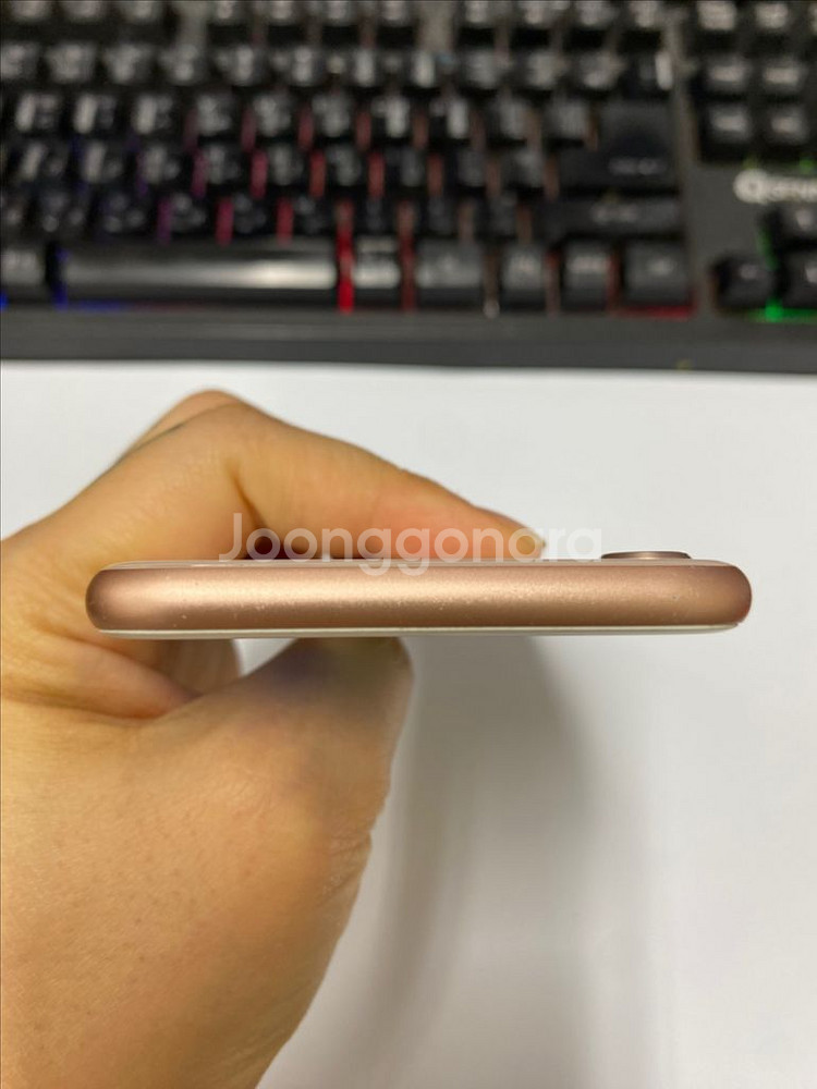 아이폰8 로즈골드 액정SS급 256G 배터리100%--3