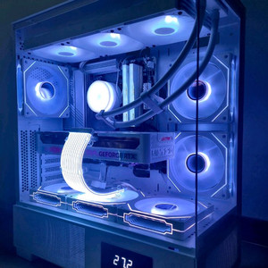 7800x3d+RTX 5070 화이트 컴퓨터 [서울]