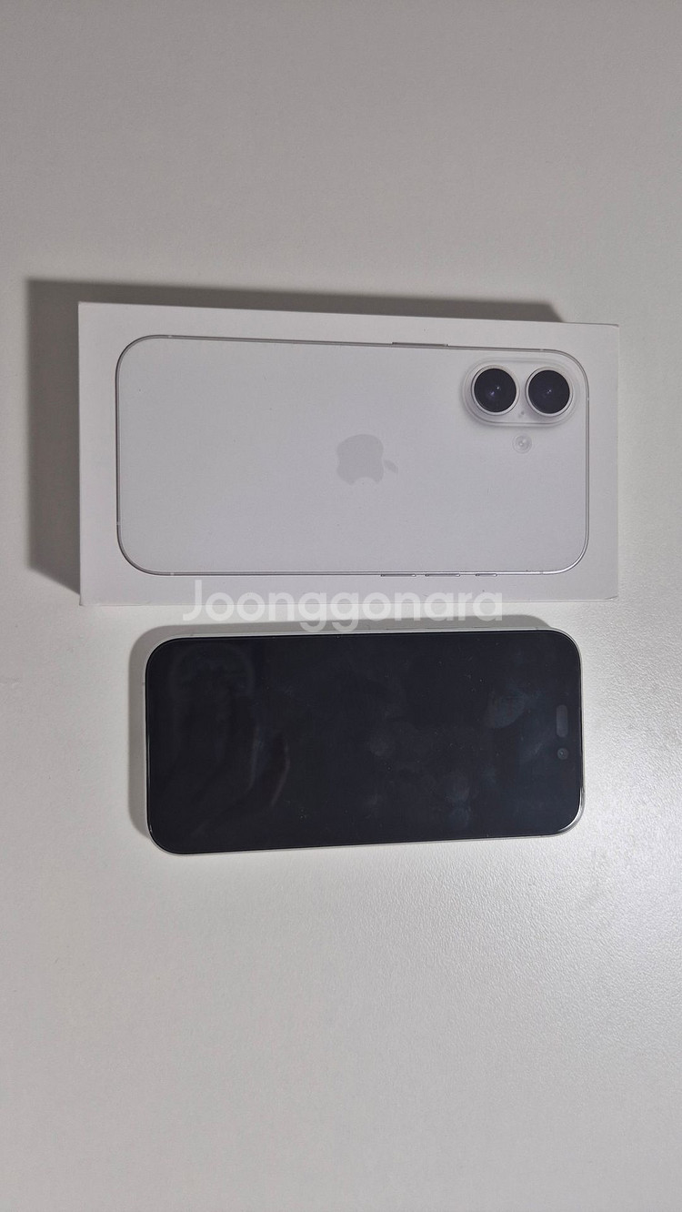 아이폰16 화이트 128gb A급 박풀 판매합니다.--7