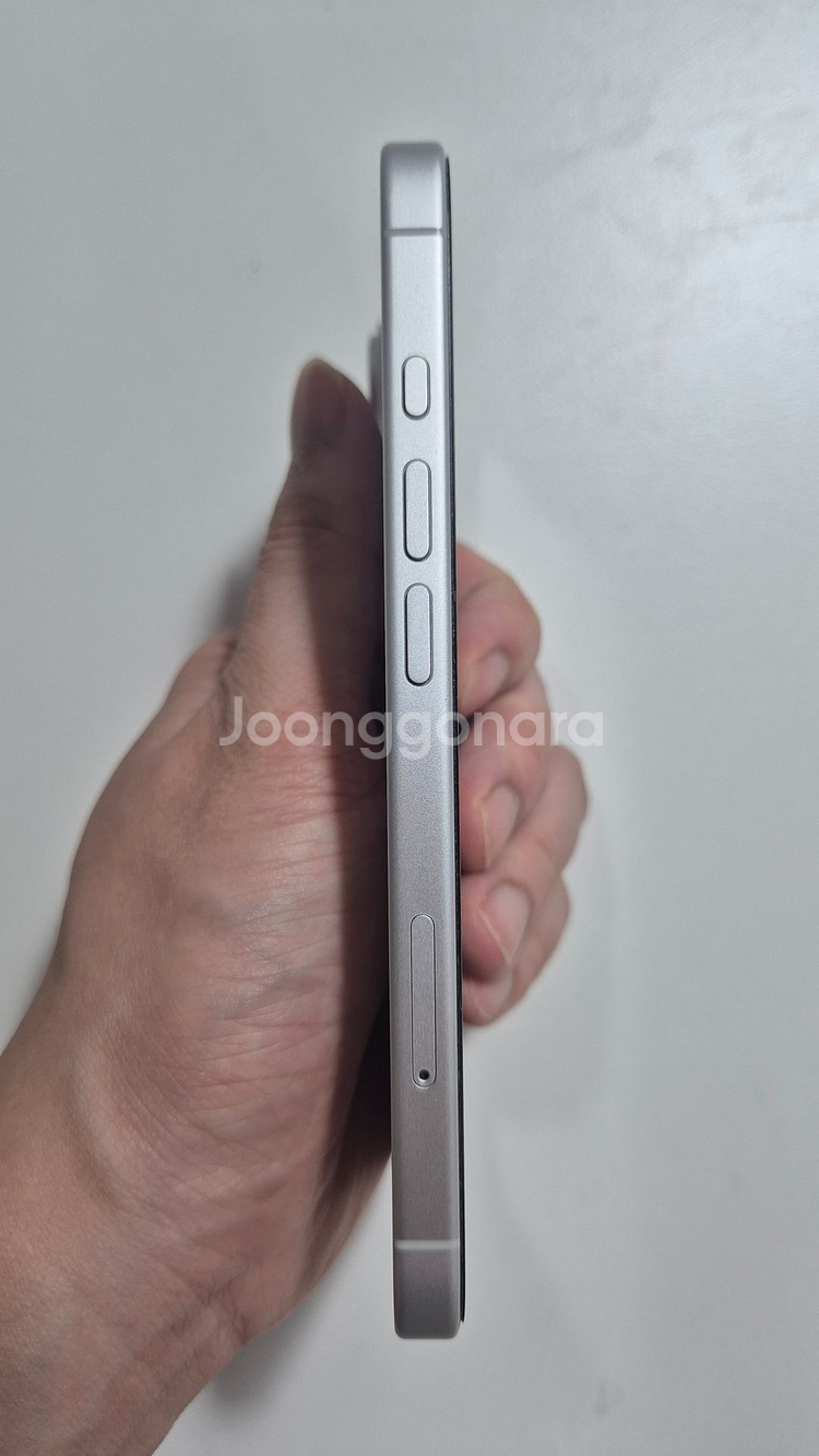 아이폰16 화이트 128gb A급 박풀 판매합니다.--5