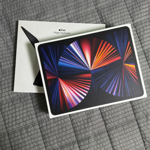 아이패드 프로 12.9(5세대)1TB 셀룰러 + 매직키