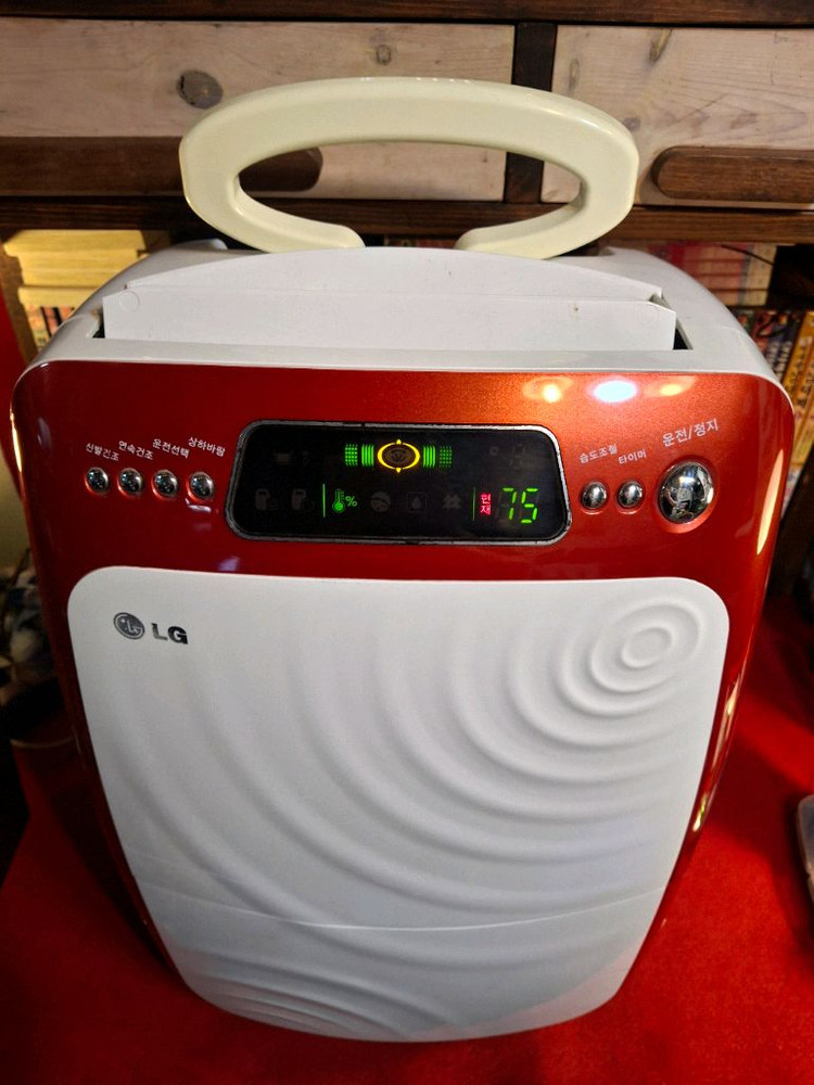LG 제습기 이미지