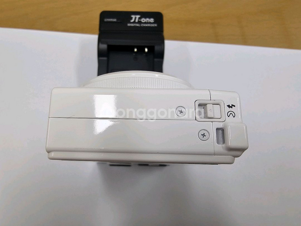 Nikon p330 white--5